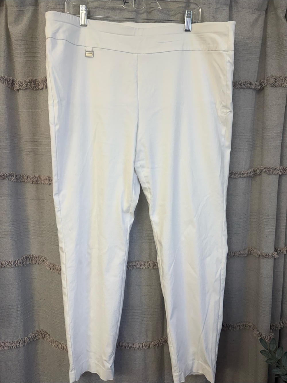 Alfani Straight Leg White Woman’s Pull On Pants Straight Leg, Stretch - SIZE 18